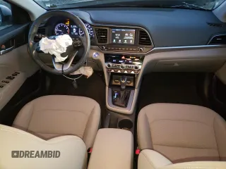 2020 Hyundai Elantra Value Edition z VIN 5NPD84LF6LH631179, wystawiony jako Copart lot #83842914 z przebiegiem 27 003 mil mil oraz Szkody całkowita. Historia ofert i sprzedaży dostępna na DreamBid. Obrazek 8.