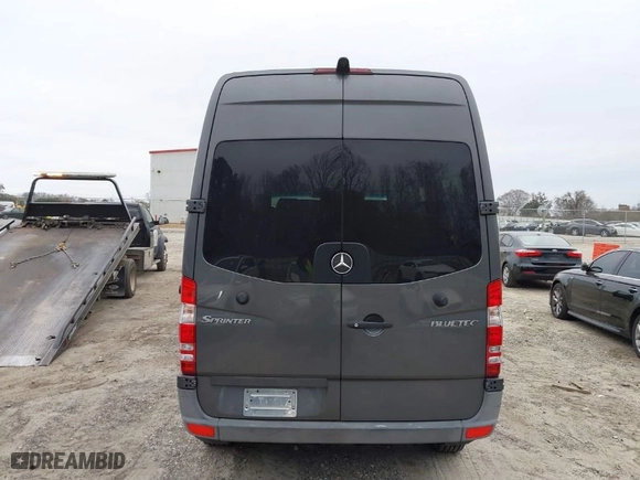 2011 Mercedes-Benz Sprinter Passenger Vans with VIN WDZPE7CC2B5532709, listed as a IAAI auction lot 41192323 with NaN miles. Bid and sale history available at carsss.com. Image 17.