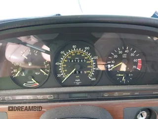 1986 Mercedes-Benz 420 Series 420SEL with VIN WDBCA35D9GA209179, listed as a IAAI auction lot 42081253 with 141,249 mi miles. Bid and sale history available at carsss.com. Image 7.