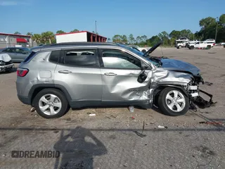 2020 Jeep Compass Altitude z VIN 3C4NJCBB6LT235321, wystawiony jako IAAI lot #42497160 z przebiegiem 25 615 mil mil oraz . Historia ofert i sprzedaży dostępna na DreamBid. Obrazek 14.