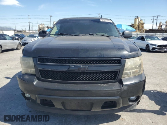 2010 Chevrolet Tahoe LT z VIN 1GNMCBE30AR206818, wystawiony jako Copart lot #52165385 z przebiegiem 181 619 mil mil oraz Czysty tytuł • Clean title. Historia ofert i sprzedaży dostępna na DreamBid. Obrazek 5.