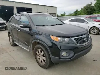 2012 Kia Sorento LX z VIN 5XYKTCA67CG279174, wystawiony jako Copart lot #54363095 z przebiegiem 181 112 mil mil oraz Szkoda całkowita • Salvage title. Historia ofert i sprzedaży dostępna na DreamBid. Obrazek 13.