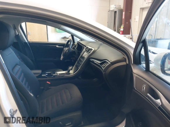 2016 Ford Fusion SE with VIN 3FA6P0HD0GR216525, listed as a IAAI auction lot 41977795 with 154,664 mi miles. Bid and sale history available at carsss.com. Image 5.