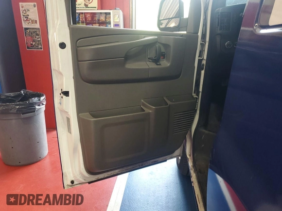 2014 Chevrolet Express Cargo с VIN 1GCSGAFX1E1201261, выставлен на аукционе IAAI как лот 42631263 с пробегом 88 356 миль миль и . История ставок и продаж доступна на DreamBid. Изображение 2.