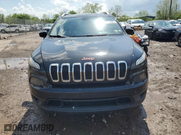 2016 Jeep Cherokee Latitude with VIN 1C4PJMCB3GW253918, listed as a Copart auction lot 55814925 with 101,008 mi miles and Clean Title. Bid and sale history available at carsss.com. Image 5.