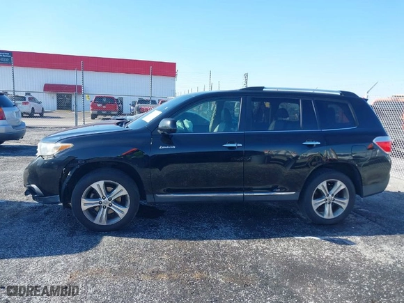 2011 Toyota Highlander Limited with VIN 5TDYK3EH1BS028564, listed as a IAAI auction lot 41282900 with 202,677 mi miles. Bid and sale history available at carsss.com. Image 14.