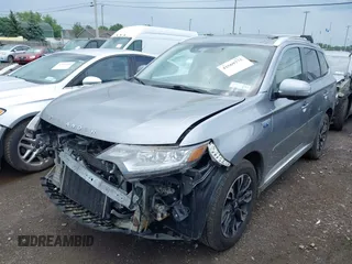 2018 Mitsubishi Outlander SEL z VIN JA4J24A58JZ058655, wystawiony jako IAAI lot #42569775 z przebiegiem 111 370 mil mil oraz . Historia ofert i sprzedaży dostępna na DreamBid. Obrazek 19.
