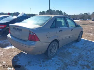 2007 Ford Focus S with VIN 1FAFP34N17W321782, listed as a IAAI auction lot 41093592 with 120,292 mi miles. Bid and sale history available at carsss.com. Image 4.