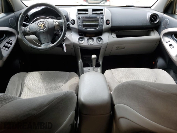 2008 Toyota RAV4 Limited z VIN JTMBK31V085041208, wystawiony jako Copart lot #54761375 z przebiegiem 209 840 mil mil oraz Szkoda całkowita • Salvage title. Historia ofert i sprzedaży dostępna na DreamBid. Obrazek 8.
