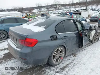 2017 BMW 3 Series 330i xDrive with VIN WBA8D9G50HNU60185, listed as a IAAI auction lot 41386711 with 1 mi miles. Bid and sale history available at carsss.com. Image 4.