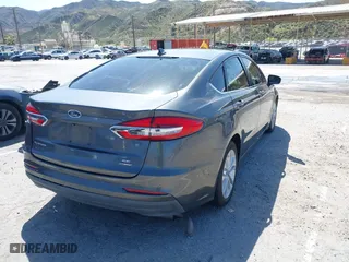 2020 Ford Fusion Hybrid SE with VIN 3FA6P0LU4LR114078, listed as a IAAI auction lot 41945316 with 1 mi miles. Bid and sale history available at carsss.com. Image 4.