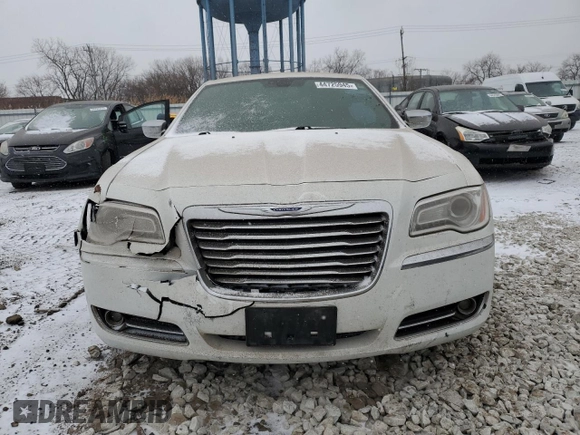 2014 Chrysler 300 with VIN 2C3CCAEGXEH358259, listed as a Copart auction lot 44725945 with 185,481 mi miles and Salvage Title. Bid and sale history available at carsss.com. Image 5.