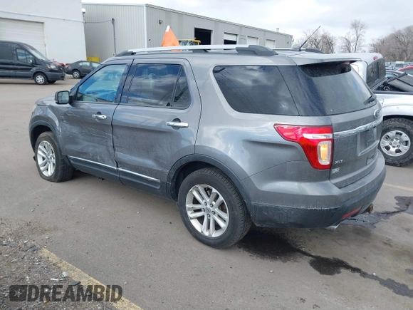 2011 Ford Explorer XLT z VIN 1FMHK8D82BGA18842, wystawiony jako IAAI lot #41558204 z przebiegiem 235 593 mil mil oraz . Historia ofert i sprzedaży dostępna na DreamBid. Obrazek 3.