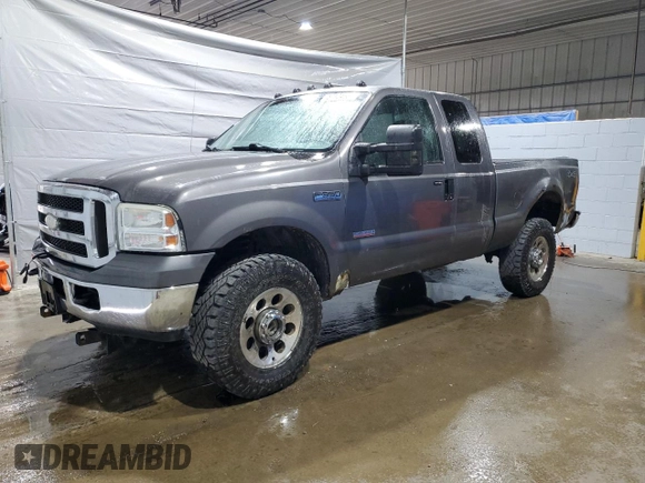 2005 Ford F-350 XL with VIN 1FTWX31P35EB41027, listed as a Copart auction lot 57124585 with 304,957 mi miles and Salvage title. Bid and sale history available at DreamBid. Image 1.