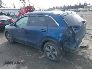 2017 Kia Niro LX with VIN KNDCB3LC0H5104761, listed as a IAAI auction lot 41516734 with 110,486 mi miles. Bid and sale history available at carsss.com. Image 3.