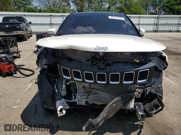 2020 Jeep Compass Limited z VIN 3C4NJDCB7LT116942, wystawiony jako Copart lot #59010775 z przebiegiem 74 888 mil mil oraz Czysty tytuł • Clean title. Historia ofert i sprzedaży dostępna na DreamBid. Obrazek 5.