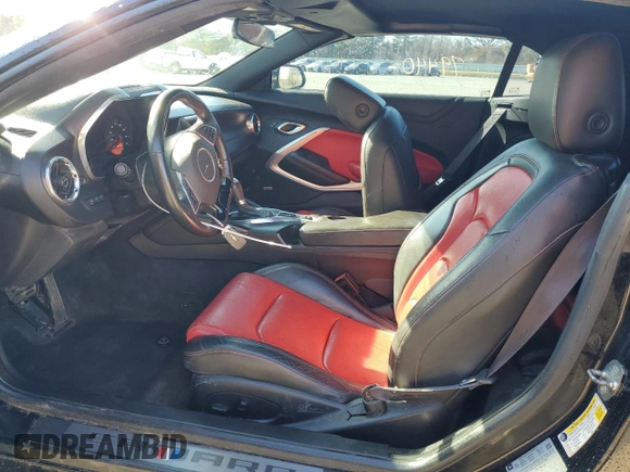 2016 Chevrolet Camaro 2LT z VIN 1G1FD3DS6G0181992, wystawiony jako Copart lot #89315995 z przebiegiem 79 441 mil mil oraz Szkoda całkowita • Salvage title. Historia ofert i sprzedaży dostępna na DreamBid. Obrazek 7.