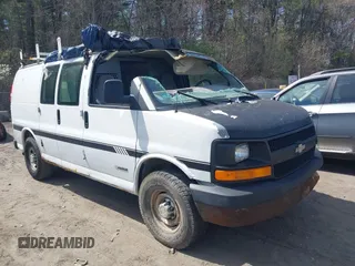 2006 Chevrolet Express Cargo Van with VIN 1GCGG25V761272316, listed as a IAAI auction lot 41967324 with 336,728 mi miles. Bid and sale history available at carsss.com. Image 1.