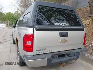 2008 Chevrolet Silverado 1500 1LT with VIN 1GCEK14078E156874, listed as a IAAI auction lot 42176346 with 194,733 mi miles and . Bid and sale history available at DreamBid. Image 12.