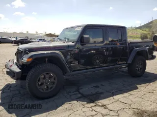 2020 Jeep Gladiator Rubicon with VIN 1C6JJTBG8LL118014, listed as a Copart auction lot 51748455 with 137,394 mi miles and Clean Title. Bid and sale history available at DreamBid. Image 1.