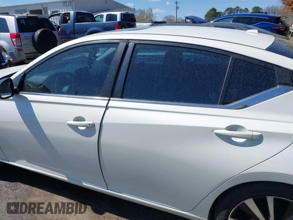 2019 Nissan Altima 2.5 SR with VIN 1N4BL4CV7KC169504, listed as a IAAI auction lot 41891687 with 88,906 mi miles. Bid and sale history available at carsss.com. Image 14.