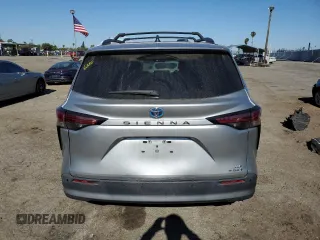 2021 Toyota Sienna XLE z VIN 5TDJRKEC8MS058563, wystawiony jako Copart lot #56932015 z przebiegiem 57 319 mil mil oraz Szkoda całkowita • Salvage title. Historia ofert i sprzedaży dostępna na DreamBid. Obrazek 6.