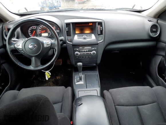 2014 Nissan Maxima SV z VIN 1N4AA5AP9EC438442, wystawiony jako Copart lot #85004034 z przebiegiem 108 924 mil mil oraz Szkody całkowita. Historia ofert i sprzedaży dostępna na DreamBid. Obrazek 8.