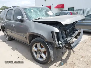 2008 Chevrolet Tahoe 1LT z VIN 1GNFC13038R207600, wystawiony jako IAAI lot #42142968 z przebiegiem 133 926 mil mil oraz . Historia ofert i sprzedaży dostępna na DreamBid. Obrazek 1.