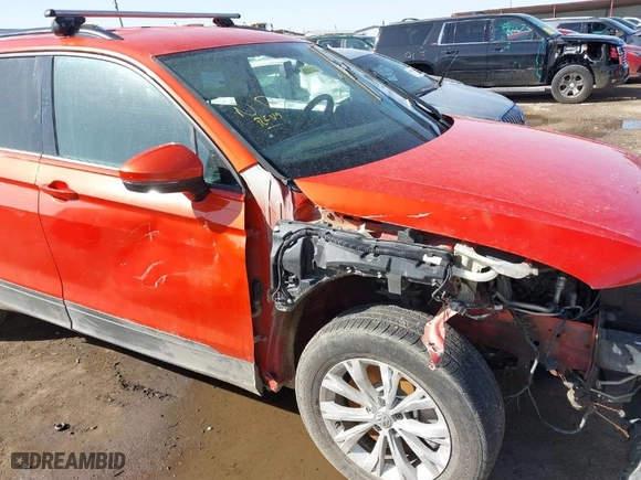 2019 Volkswagen Tiguan S with VIN 3VV1B7AX8KM113120, listed as a IAAI auction lot 41789099 with 124,355 mi miles. Bid and sale history available at carsss.com. Image 11.
