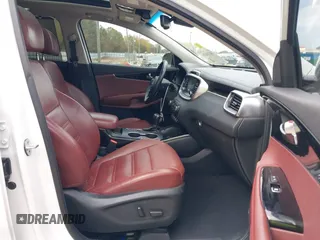 2017 Kia Sorento SX z VIN 5XYPK4A58HG226884, wystawiony jako IAAI lot #40738284 z przebiegiem 137 599 mil mil oraz . Historia ofert i sprzedaży dostępna na DreamBid. Obrazek 5.