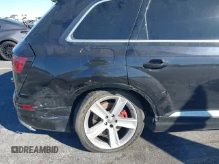2019 Audi Q7 Prestige with VIN WA1VAAF70KD016797, listed as a IAAI auction lot 41722711 with 95,510 mi miles and . Bid and sale history available at DreamBid. Image 6.