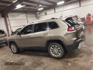 2019 Jeep Cherokee Latitude with VIN 1C4PJMCX3KD356109, listed as a IAAI auction lot 41211181 with 84,072 mi miles. Bid and sale history available at carsss.com. Image 14.