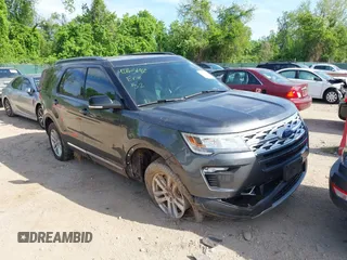 2018 Ford Explorer XLT z VIN 1FM5K8DH3JGC89264, wystawiony jako IAAI lot #42165642 z przebiegiem 91 454 mil mil oraz . Historia ofert i sprzedaży dostępna na DreamBid. Obrazek 1.
