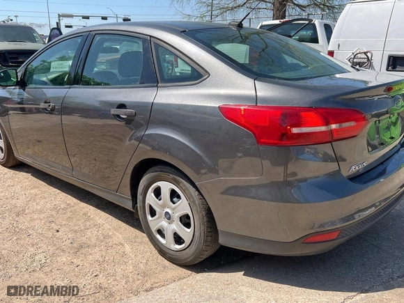 2016 Ford Focus S with VIN 1FADP3E25GL229944, listed as a Copart auction lot 53086185 with 172,401 mi miles and Clean Title. Bid and sale history available at carsss.com. Image 3.