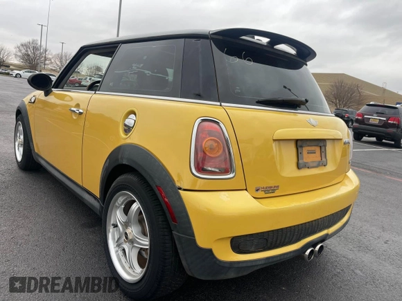 2007 MINI Hardtop S with VIN WMWMF73507TL90586, listed as a Copart auction lot 44470675 with 50,695 mi miles and Clean Title. Bid and sale history available at DreamBid. Image 3.