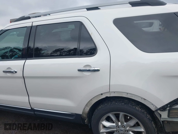 2013 Ford Explorer XLT with VIN 1FM5K7D83DGC67232, listed as a IAAI auction lot 41032227 with 151,518 mi miles. Bid and sale history available at carsss.com. Image 15.