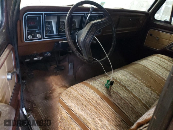 1978 Ford F-150 z VIN F15HNCG8502, wystawiony jako Copart lot #57248964 z przebiegiem 201 337 mil mil oraz Czysty tytuł • Clean title. Historia ofert i sprzedaży dostępna na DreamBid. Obrazek 8.