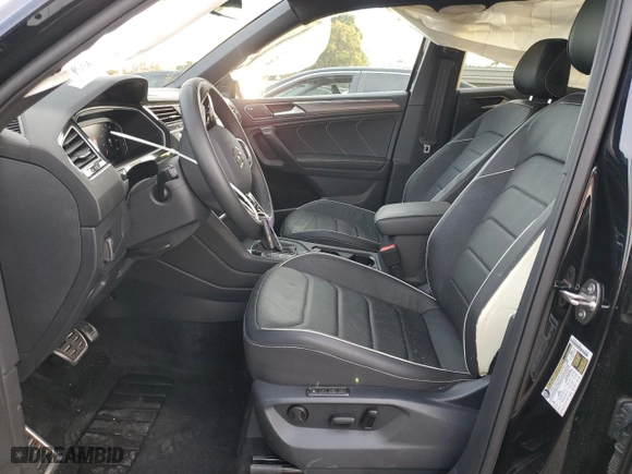 2024 Volkswagen Tiguan SEL R-Line with VIN 3VV4B7AX9RM069345, listed as a Copart auction lot 81193614 with 5,484 mi miles and Salvage Title. Bid and sale history available at carsss.com. Image 7.