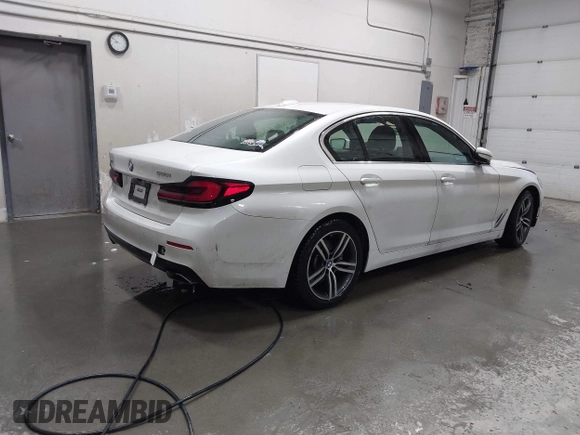2021 BMW 5 Series 530i xDrive with VIN WBA13BJ09MWX04445, listed as a IAAI auction lot 41461330 with 40,329 mi miles and . Bid and sale history available at carsss.com. Image 4.