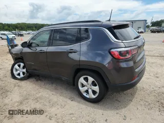 2020 Jeep Compass Latitude z VIN 3C4NJCBB8LT169922, wystawiony jako Copart lot #63466865 z przebiegiem 129 245 mil mil oraz Szkoda całkowita • Salvage title. Historia ofert i sprzedaży dostępna na DreamBid. Obrazek 2.