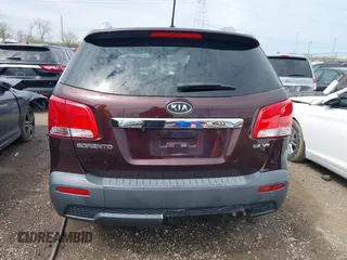 2011 Kia Sorento EX with VIN 5XYKUDA2XBG131874, listed as a IAAI auction lot 41901492 with 170,179 mi miles. Bid and sale history available at carsss.com. Image 16.