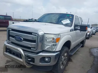 2015 Ford F-250 Lariat z VIN 1FT7W2B65FED52108, wystawiony jako IAAI lot #41940424 z przebiegiem 257 569 mil mil oraz . Historia ofert i sprzedaży dostępna na DreamBid. Obrazek 17.