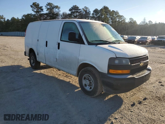 2020 Chevrolet Express Cargo Van with VIN 1GCWGAFP9L1124623, listed as a Copart auction lot 45690045 with 185,696 mi miles and Salvage Title. Bid and sale history available at carsss.com. Image 4.