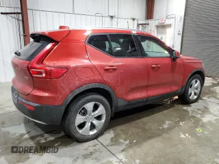 2020 Volvo XC40 Momentum z VIN YV4162UK9L2276791, wystawiony jako Copart lot #87115964 z przebiegiem 43 704 mil mil oraz Szkoda całkowita • Salvage title. Historia ofert i sprzedaży dostępna na DreamBid. Obrazek 3.