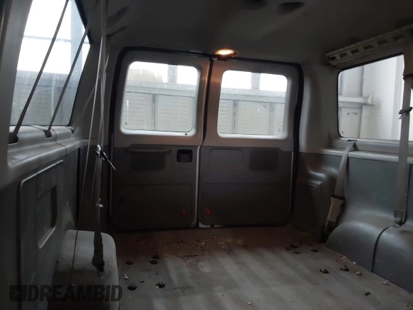 2014 Ford Econoline Passenger XL z VIN 1FBNE3BL9EDB01008, wystawiony jako IAAI lot #42231120 z przebiegiem 255 170 mil mil oraz . Historia ofert i sprzedaży dostępna na DreamBid. Obrazek 8.