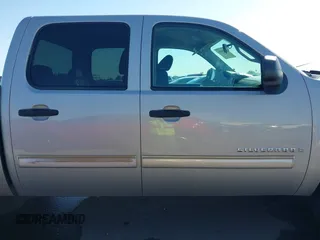 2009 Chevrolet Silverado 1500 LT with VIN 3GCEC23019G120466, listed as a IAAI auction lot 41754684 with 119,330 mi miles. Bid and sale history available at carsss.com. Image 14.