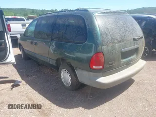 1998 Plymouth Voyager SE z VIN 1P4GP44G3WB563657, wystawiony jako IAAI lot #42306338 z przebiegiem 109 205 mil mil oraz . Historia ofert i sprzedaży dostępna na DreamBid. Obrazek 3.