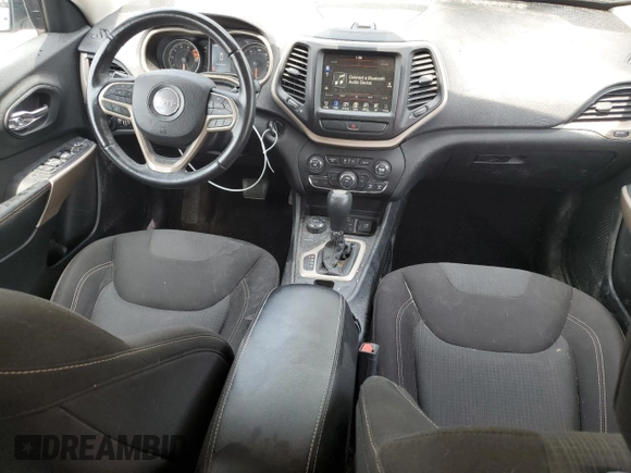 2017 Jeep Cherokee Latitude z VIN 1C4PJMCS0HD224115, wystawiony jako Copart lot #61713985 z przebiegiem 83 421 mil mil oraz Szkoda całkowita • Salvage title. Historia ofert i sprzedaży dostępna na DreamBid. Obrazek 8.