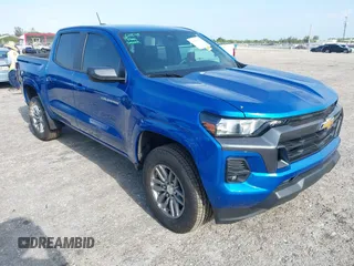 2023 Chevrolet Colorado 2WD LT z VIN 1GCPSCEK8P1198741, wystawiony jako IAAI lot #41993251 z przebiegiem 17 106 mil mil oraz . Historia ofert i sprzedaży dostępna na DreamBid. Obrazek 1.