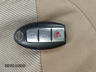 2007 Nissan Versa SL z VIN 3N1BC13E17L422145, wystawiony jako IAAI lot #42048022 z przebiegiem 225 047 mil mil oraz . Historia ofert i sprzedaży dostępna na DreamBid. Obrazek 11.